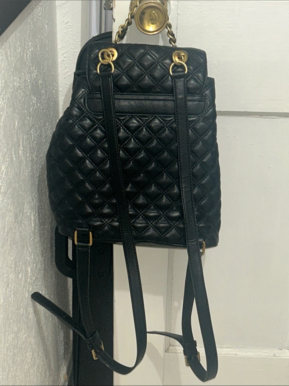 “REASONABLE OFFERS ONLY” Guess Black Quilted Backpack-Gold-Tone Accents 🥰 - Picture 6 of 11